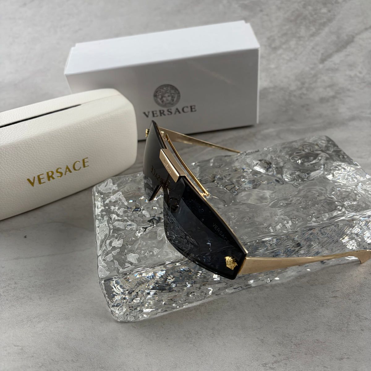 Modern Gold Metal Shield Sunglasses - Unisex UV Protection Eyewear