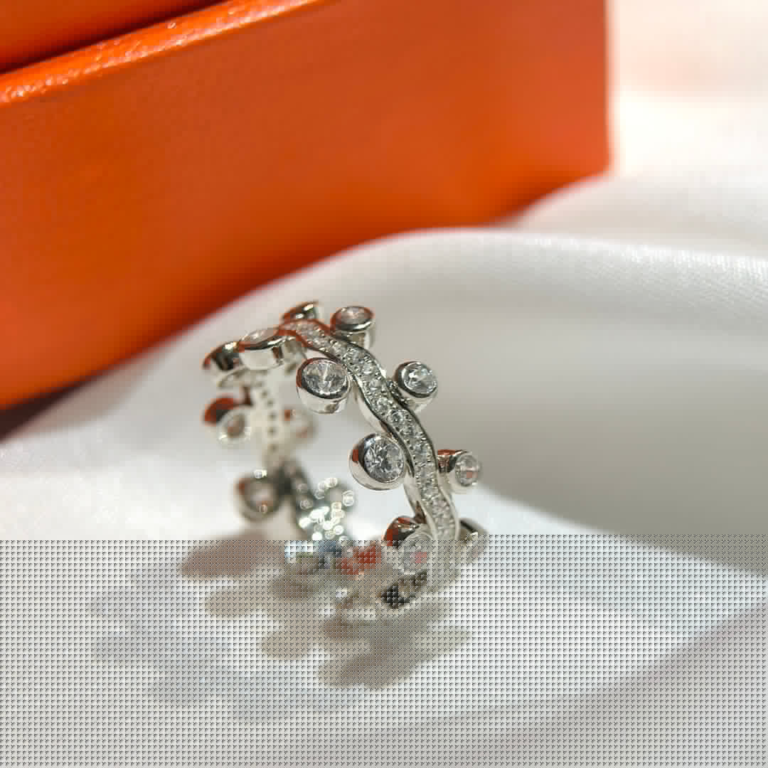 18K Vine Flower Dewdrops Diamond Hermes Ring